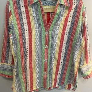 Cute 3/4 sleeve Button down patterned shirt